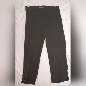 89th & Madison-Olive Green High Waist Capri Cut Out Sides Workout Pants